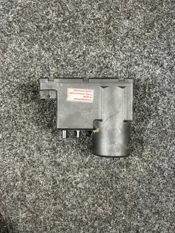 Audi A4 B5 central låspump OEM 4A0862257A