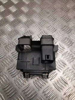 Relé OEM 4M0907282F para Audi Q7 2018