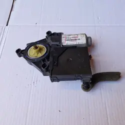 Vasen etuikkunan moottori VW Touran I 1T0959701