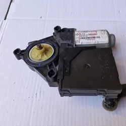 Vasen etuikkunan moottori VW Touran I 1T0959701