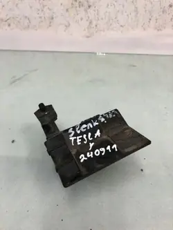 Suporte de soleira Tesla Model S OEM 155537600C - Usado
