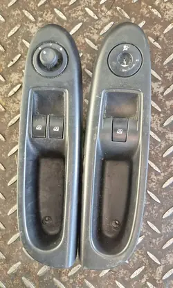 Raam- en spiegel schakelaar Renault OE 8200084008