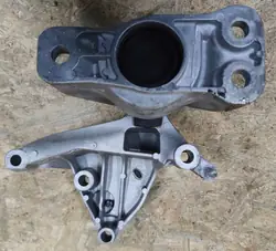 Moottorin kiinnike Nissan Qashqai J11 Lift