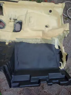 OEM WYGŁUSZENIE ŚCIANY GRODZIOWEJ RENAULT CLIO IV 4