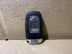 Llave Audi OEM 8T0959754D - Estado Usado