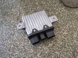 Relais de ventilateur radiateur OEM 4H0907160E Audi A6 Avant