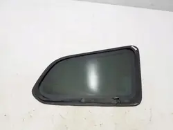 Vitre latérale arrière gauche Dacia OEM 833070057R - Occasion