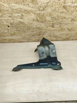 Soporte del guardabarros delantero izquierdo OEM 575821167 SEAT ATECA