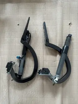 OEM 7366398 7366397 BMW 5 G30 LCI Elbagageluckgångjärn