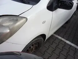 Linke Vorderkotflügel Toyota Yaris II 2006-2009