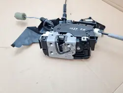 Vänster Framdörrslås Mercedes W204 A2047200735