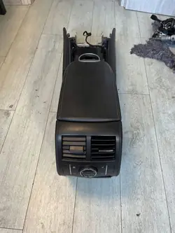 Mercedes-Benz ML W164 Keskikonsoli Käsinoja OEM 6185