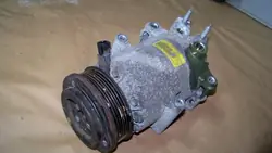 Compresseur A/C Ford OEM AV11-19D629-AC pour Fiesta MK7