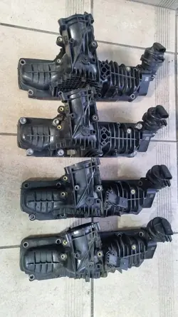 Coletor de admissão Volkswagen 04L129709E