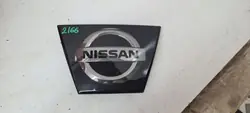 Emblema Nissan OE OEM 628905FA0B para Micra K14