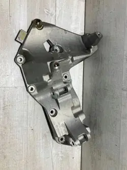 BMW Moottorin kiinnike OEM 8620708 X1 F48/F49
