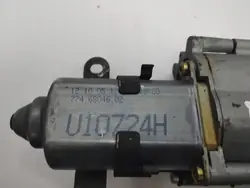 Chrysler Voyager 2006 liukuoven moottori OEM 7746804602