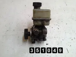 Bomba dirección asistida Mazda OEM AM-351049 Usada