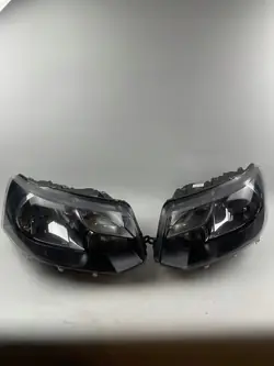 Conjunto de Faróis VW Transporter T5