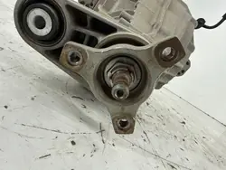 2020 Alfa Romeo Stelvio Taka tasauspyörästö OEM 00552720120
