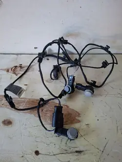 Etupuskuri-asennus AUDI A4 8W0 OEM 8W0971095F