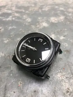 Begagnad Analog Klocka OEM A2138272000 för Mercedes W213