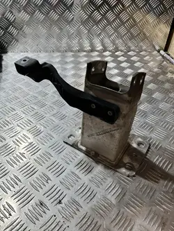 Audi OE 8W0807134 Supporto paraurti