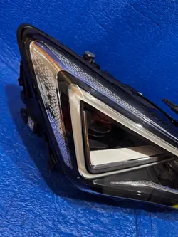 Lampe LED Seat Leon IV Droite 5FB 5FB941774