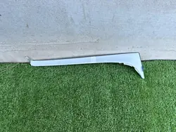 Käytetty takaspoileri vasen OEM 5G6805945D Golf VII