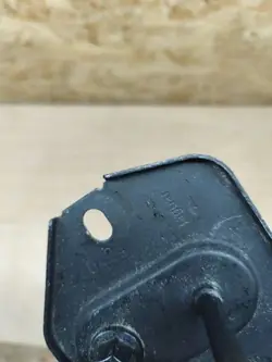 Land Rover motorhuvesäkerhetslås OEM HK8316K689AC