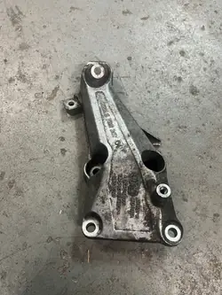 Support d'échappement OEM 22116760307 pour BMW 3 E90