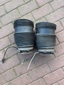 MERCEDES W213 W253 X253 AMG LUFTFJÄDRINGSPÅSE HÖGER BAK A2133280100