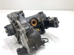 Vesipumppu OEM 06L121111H Audi A3 8V:lle