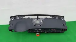 Mercedes X470 Instrumentbräda Konsol OEM 681005XA1A