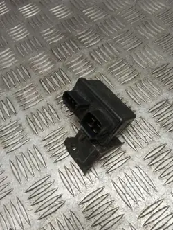 Relais Subaru OEM 86121AJ000 pour Outback 2.0L Diesel