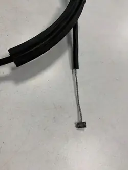 Cable del capó BMW X5 E53 OEM 8402615 - Usado