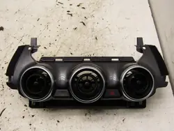 Grelhas de ventilação centrais Nissan Juke II 2023 OEM 682U16PA0A
