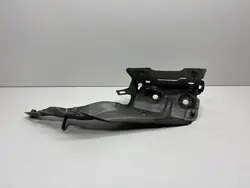 Audi Q5 stänkskärmsbracket OEM 80A821131A vänster fram