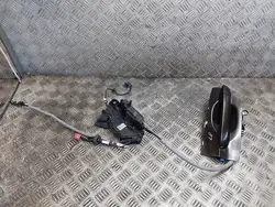 Framvänster Dörrlås + Handtag Passat B8 LD8S