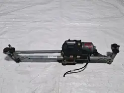 Etupyyhkijän mekanismi moottorilla Skoda Octavia II 2008-2013