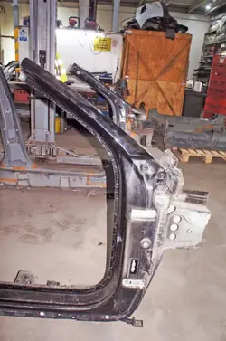 UW370 Volvo XC40 T3 Höger Fram A-stolpe