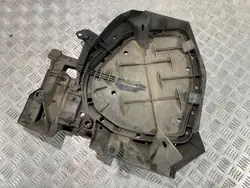 Subaru bränsletanksskydd OEM FBZ20472 - Begagnad