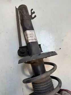 OEM 22131 Etujousi Skoda Rapidille