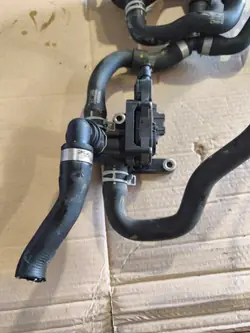 Pompe à eau auxiliaire Volvo OEM 31493259