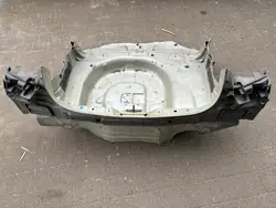 OEM PAS TYLNY Z WANNĄ DIESEL Hinterachsträger für Peugeot 208 II