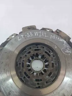 Kytkinlevy Mercedes-Benz E (W212) 2.1L A0252509601