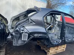 Toyota Yaris Cross achterzijpaneel OEM - Gebruikt