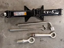 Gato trapezoidal Mazda CX-5 1200kg Pieza OEM