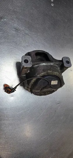 AUDI A4 B8 2.0 TFSI Moottorin Kiinnike 8K0199381GQ