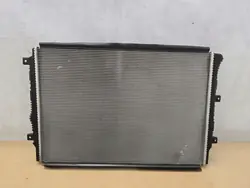 Radiateur d'eau Volkswagen Jetta 10- Beetle 11- OEM 5K0121251Q